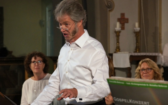 Chorleiter Volker Schrewe